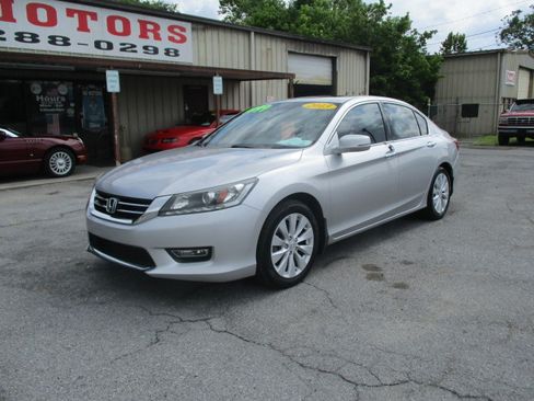 Used 2013 Honda Accord EX-L V6 Sedan image 2
