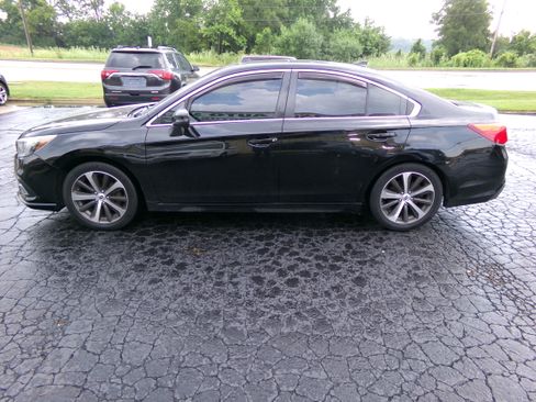 Used 2018 Subaru Legacy 2.5i Limited AWD/4WD image 2