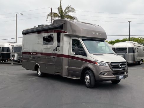 Used 2020 Mercedes-Benz Sprinter 4500 image 46