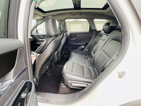 Used 2022 Lincoln Corsair image 17