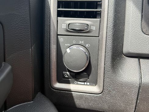 Used 2018 RAM 1500 ST image 10