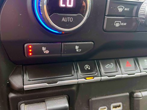 Used 2021 Chevrolet Silverado 1500 LT image 28