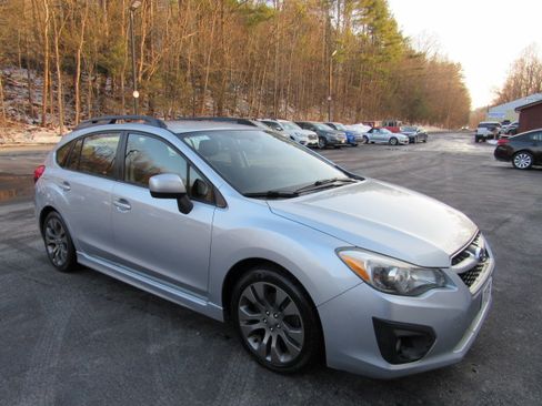 Used 2013 Subaru Impreza 2.0i Sport Premium image 11