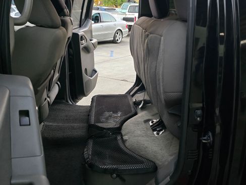 Used 2012 Nissan Frontier SV image 35