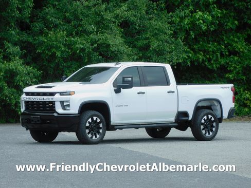 Used 2020 Chevrolet Silverado 2500 4x4 Crew Cab Custom image 1