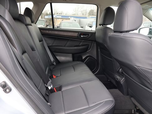 Used 2019 Subaru Outback 3.6R Limited image 14