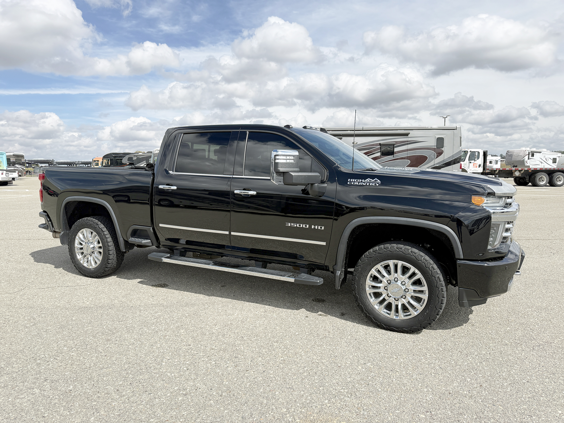 Used 2020 Chevrolet Silverado 3500 4x4 Crew Cab High Country image 3