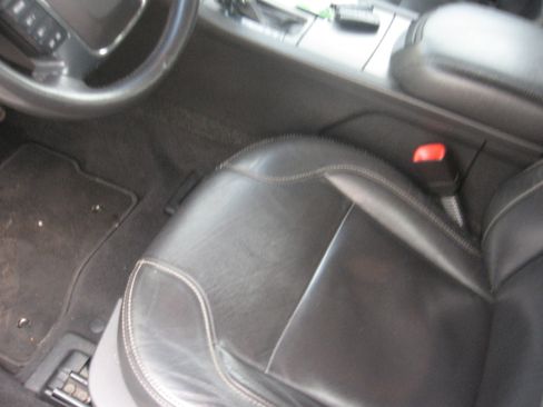 Used 2010 Ford Taurus SEL image 9