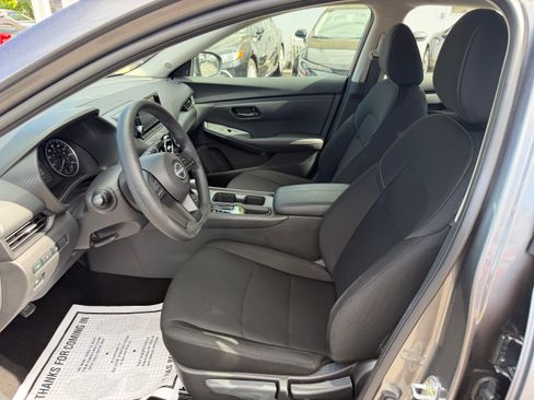 Used 2024 Nissan Sentra S FWD image 3