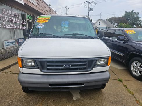 Used 2006 Ford E-250 and Econoline 250 Extended RWD image 1