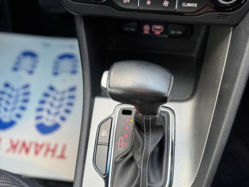 Used 2019 Kia Niro LX image 21