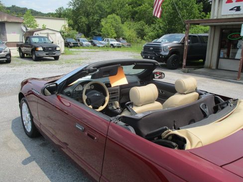 Used 2004 Ford Thunderbird Deluxe RWD image 60