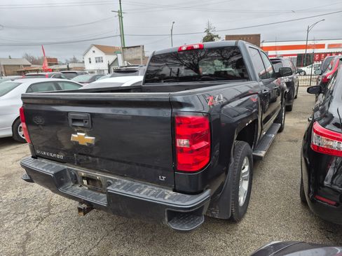 Used 2018 Chevrolet Silverado 1500 LT AWD/4WD image 3