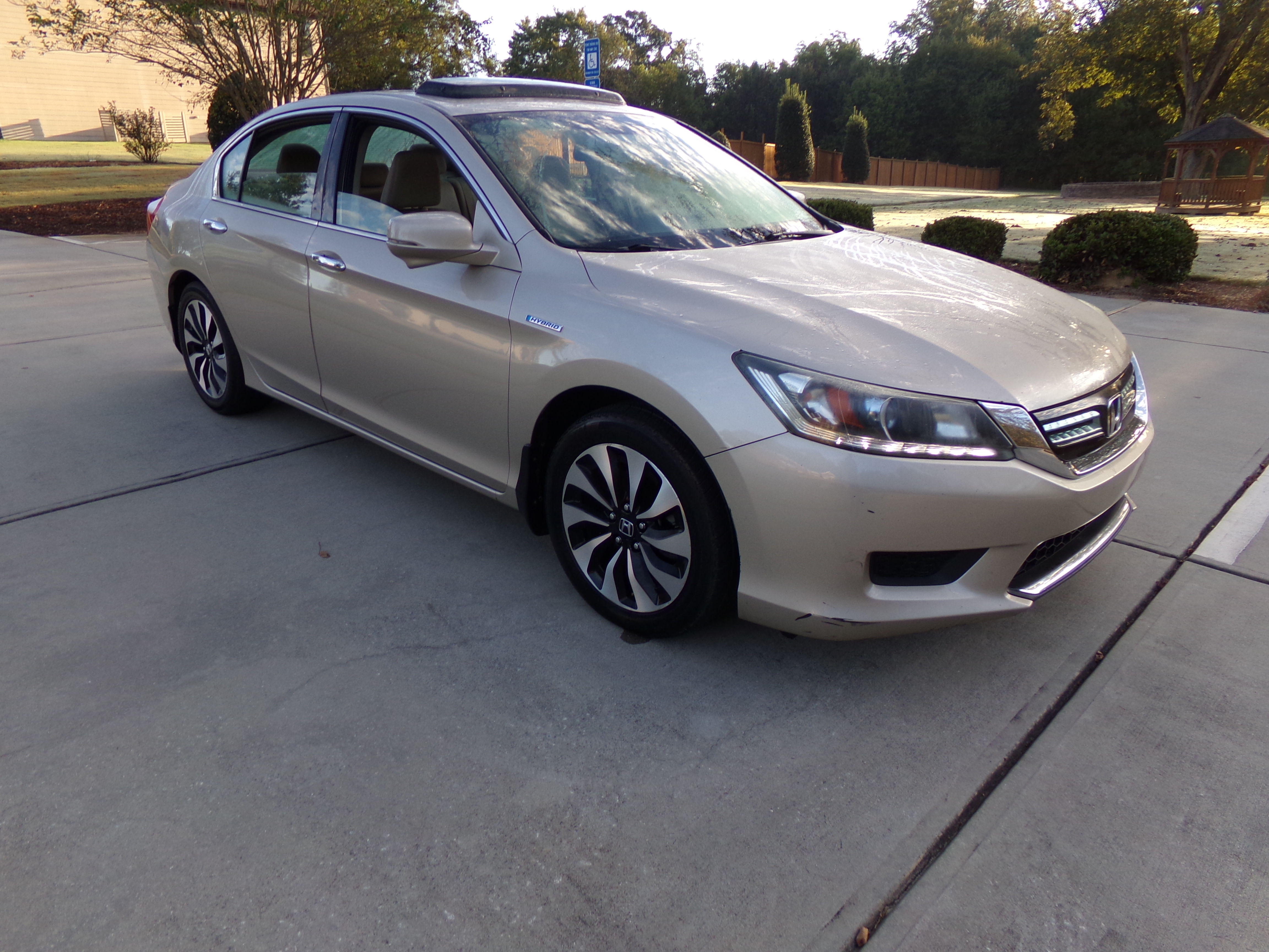 Used 2015 Honda Accord EX-L Hybrid Sedan image 8