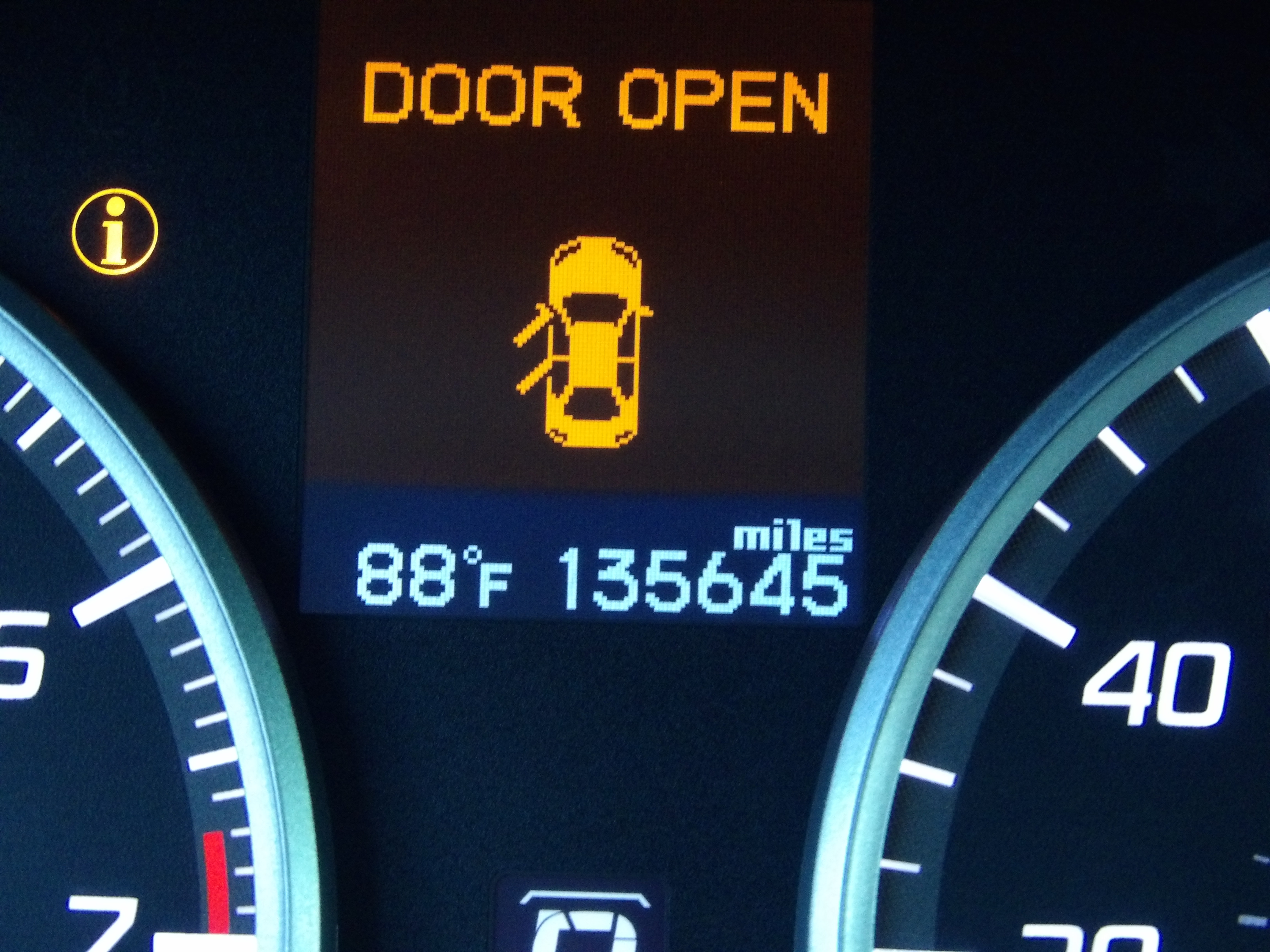 Used 2015 Acura ILX w/ Technology Package FWD image 8