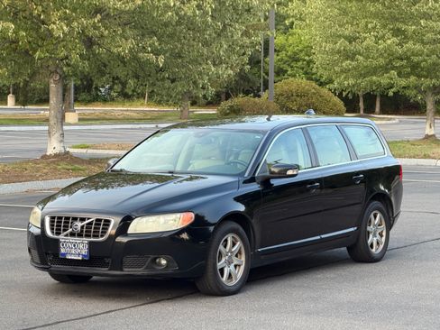 Used 2009 Volvo V70 UNAVAIL FWD image 1