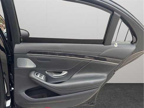 Used 2018 Mercedes-Benz S 560 S 560 Sedan 4D image 38