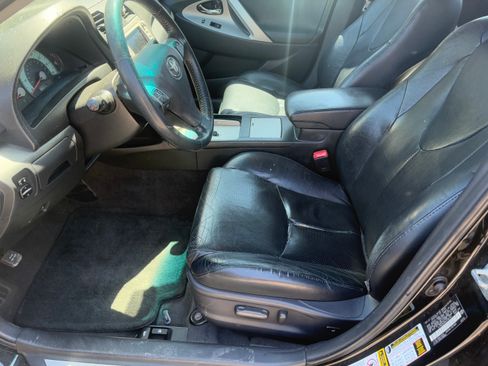 Used 2010 Toyota Camry FWD image 9