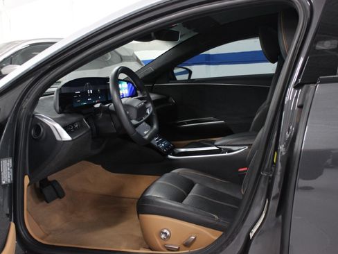 Used 2023 Lucid Air Grand Touring image 18