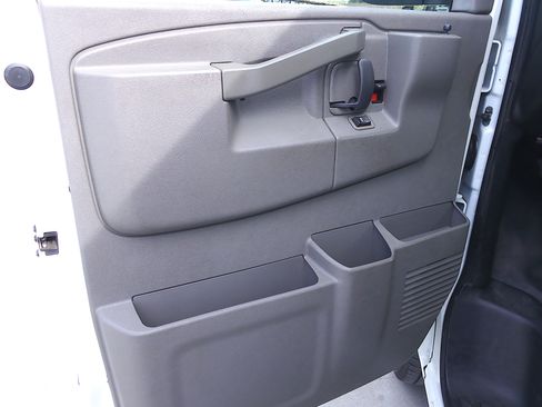 Used 2019 Chevrolet Express 2500 image 8