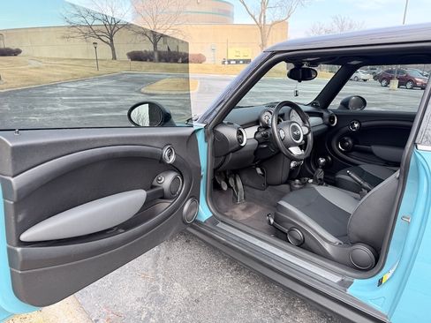 Used 2010 MINI Cooper image 17