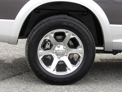 Used 2017 RAM 1500 Laramie image 8