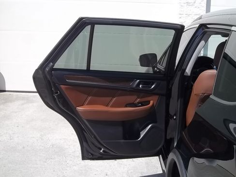 Used 2017 Subaru Outback 3.6R Touring image 18