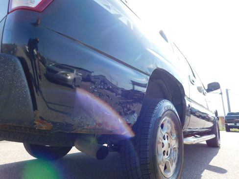 Used 2006 Chevrolet Avalanche LT image 17