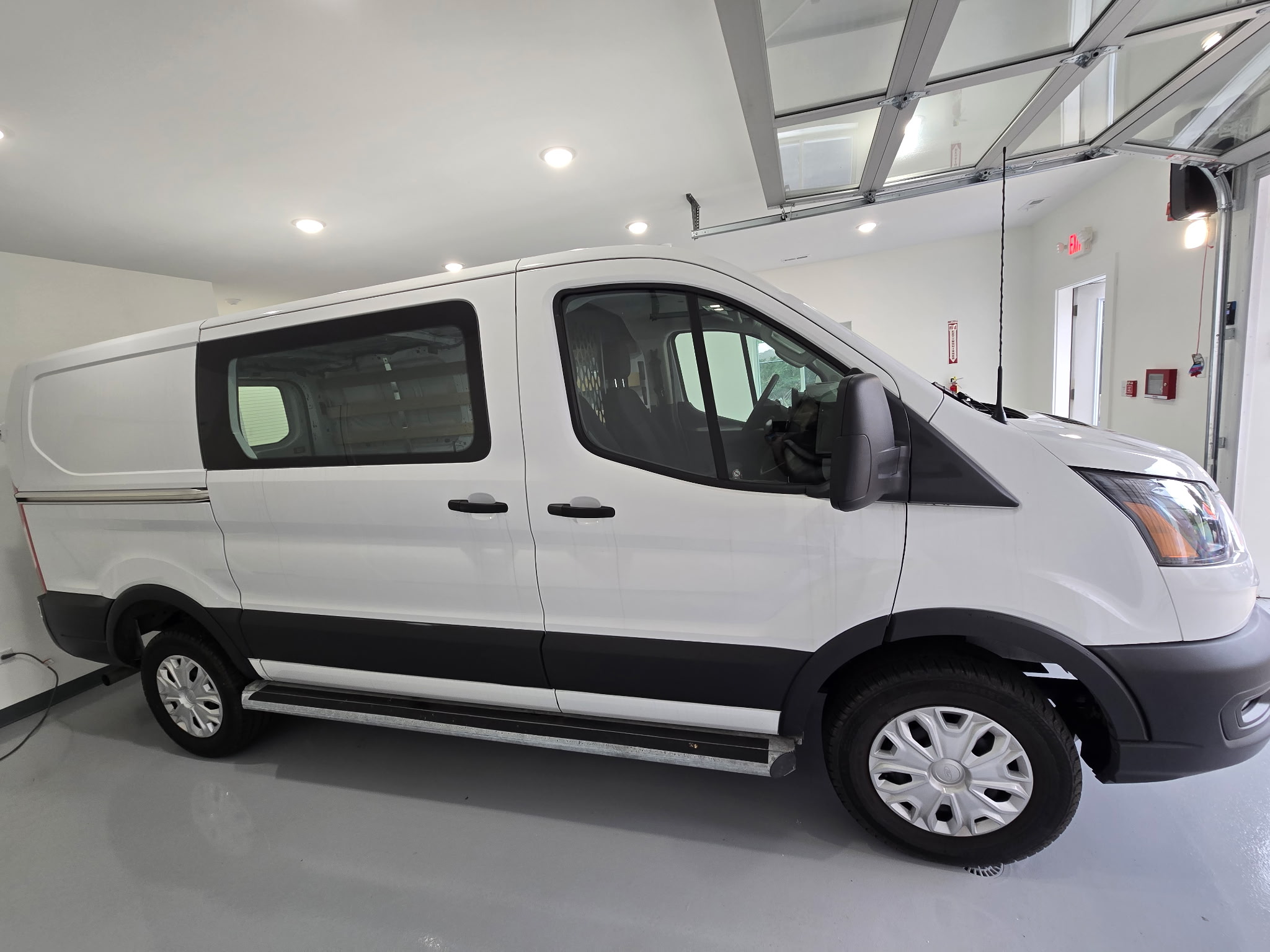 Used 2025 Ford Transit 250 Low Roof RWD image 2