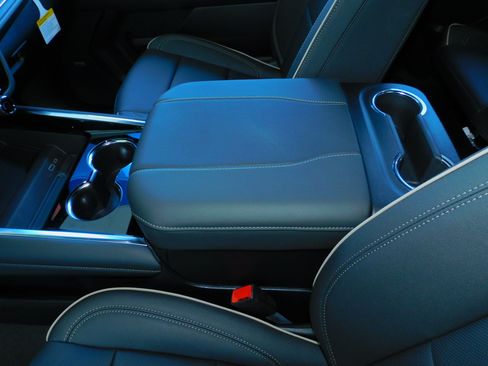 New 2026 Chevrolet Suburban Premier image 40