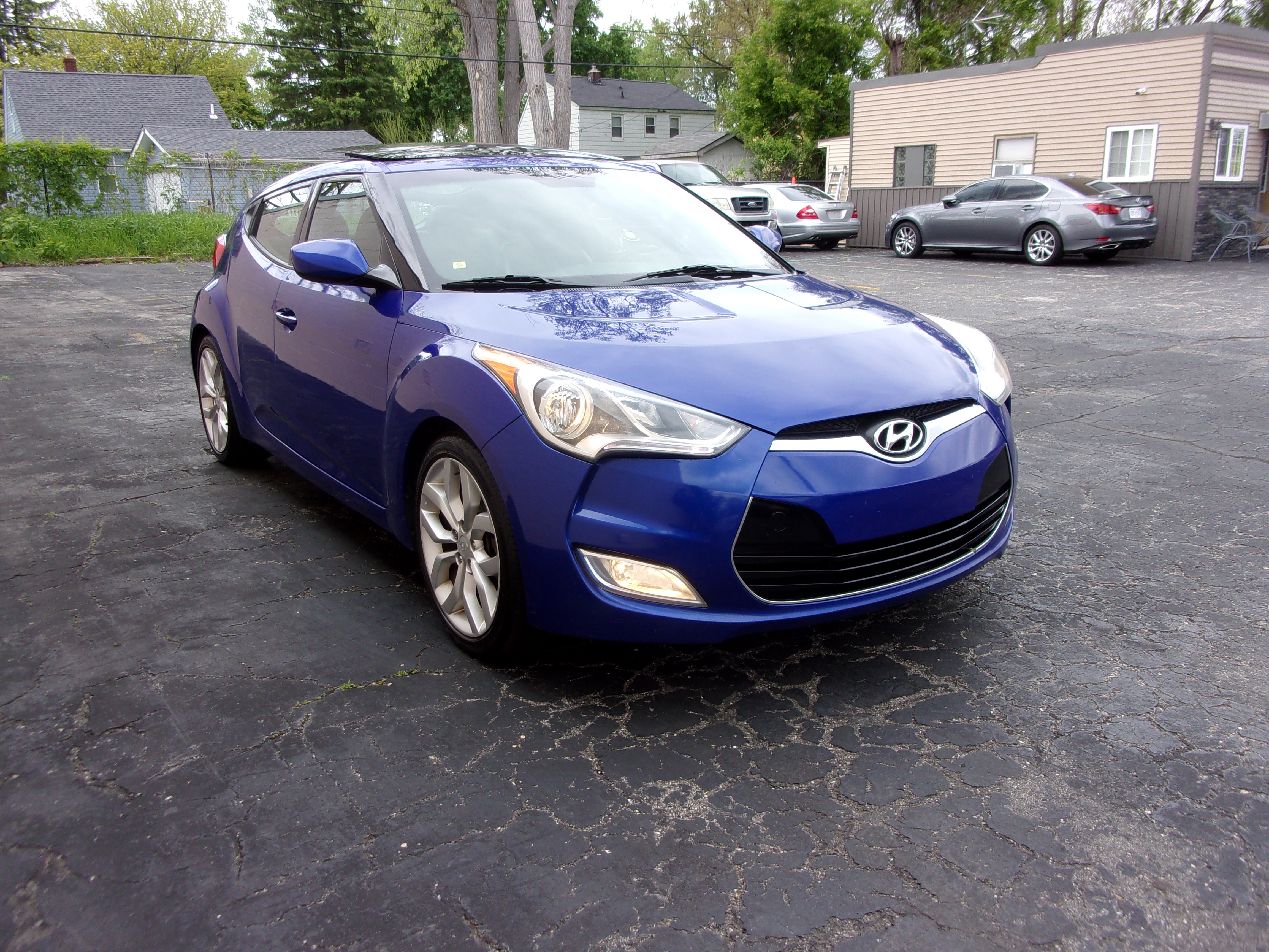 Used 2013 Hyundai Veloster w/ Style Package FWD image 3