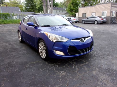 Used 2013 Hyundai Veloster N Coupe 3D FWD image 3