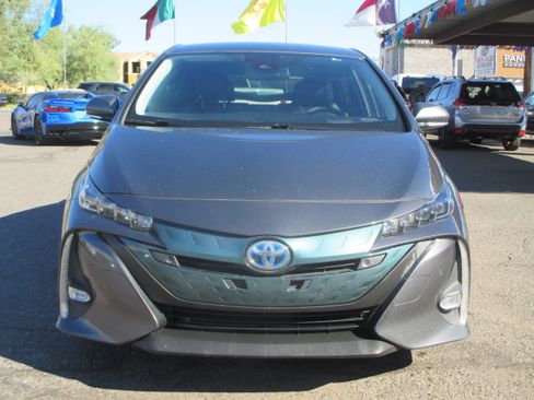 Used 2017 Toyota Prius Prime image 5