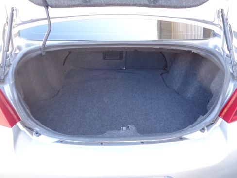 Used 2013 Dodge Avenger SE FWD image 10