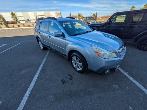 Used 2014 Subaru Outback 2.5i Premium image 10
