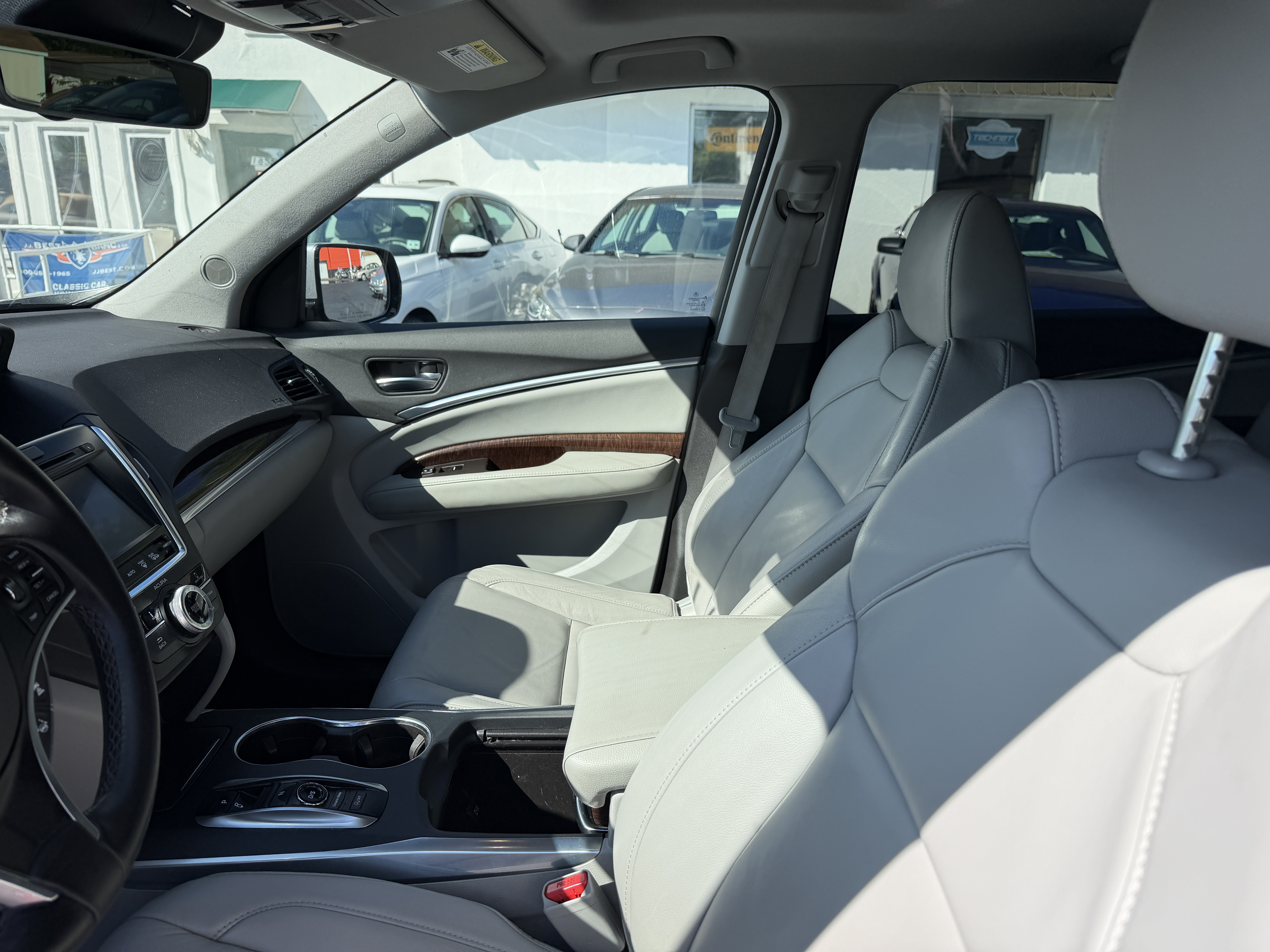 Used 2020 Acura MDX SH-AWD image 5