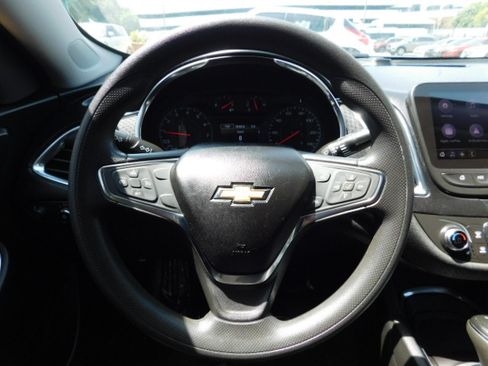 Used 2019 Chevrolet Malibu LT w/ 1LT FWD image 13