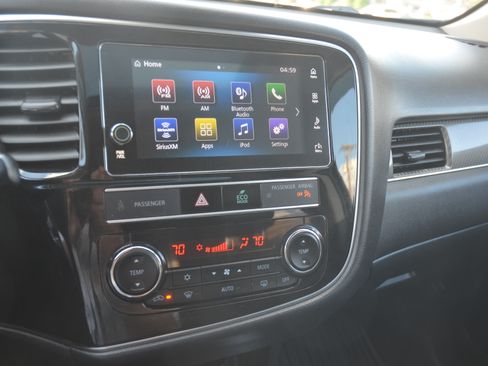 Used 2019 Mitsubishi Outlander GT image 17