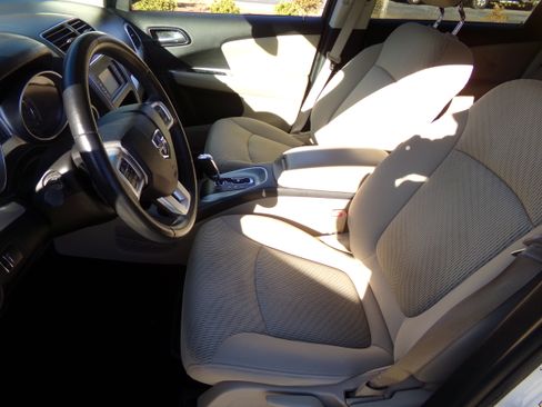 Used 2014 Dodge Journey SXT image 12