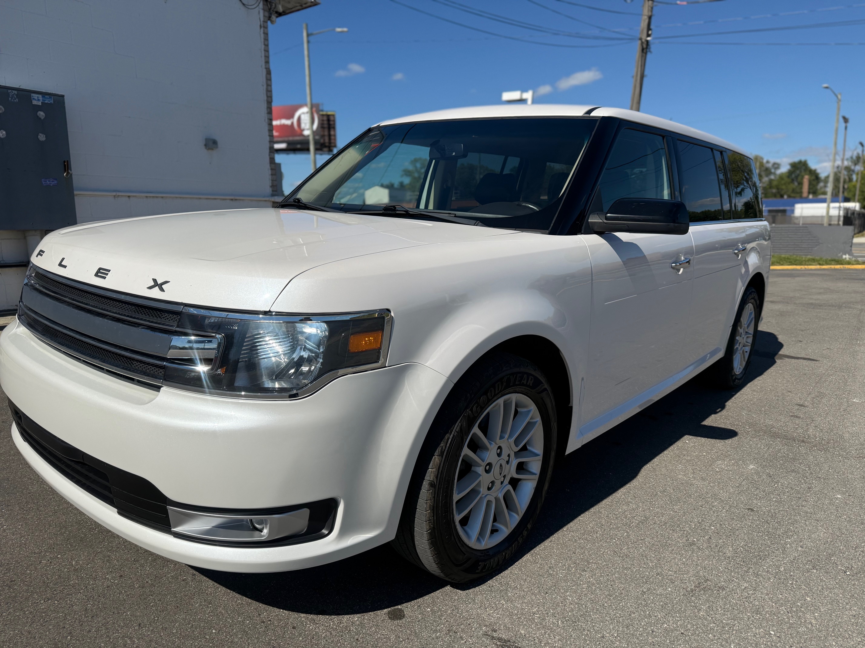 Used 2019 Ford Flex FWD SEL image 3