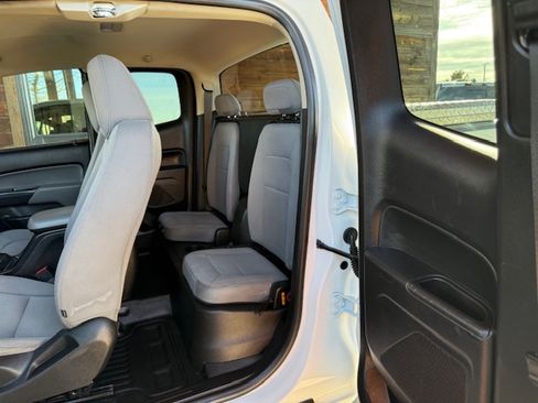 Used 2018 Chevrolet Colorado W/T image 18