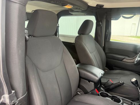 Used 2017 Jeep Wrangler Sport AWD/4WD image 64