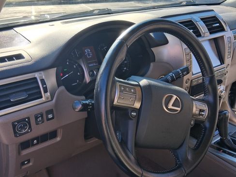 Used 2016 Lexus GX 460 Premium image 3