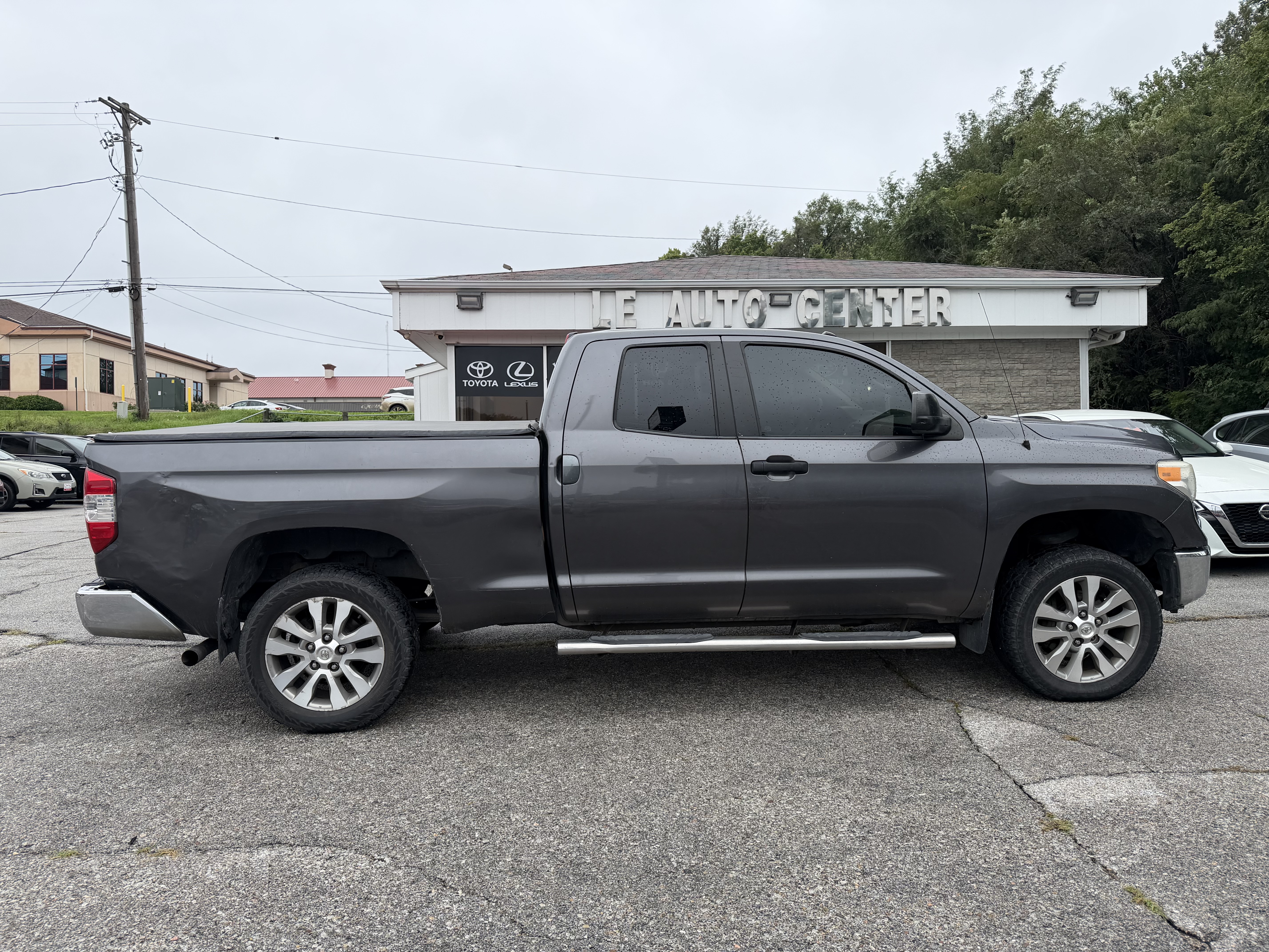 Used 2014 Toyota Tundra 4x4 Double Cab SR5 image 1