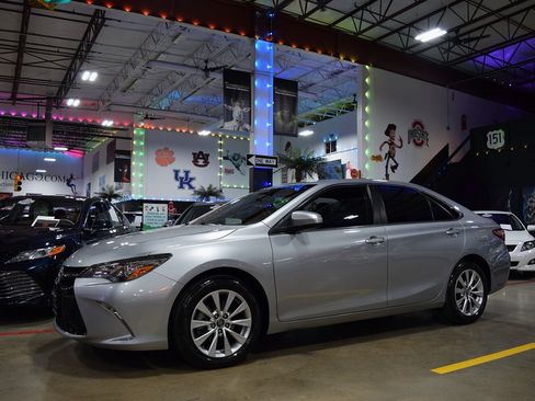 Used 2016 Toyota Camry SE image 13
