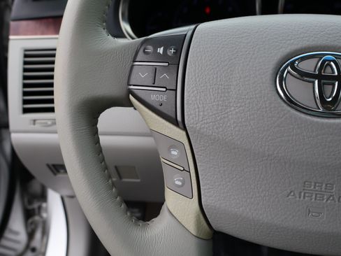 Used 2011 Toyota Avalon Limited image 21