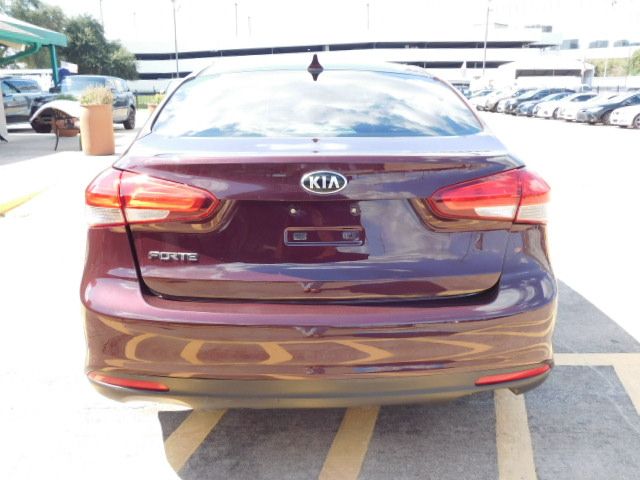 Used 2017 Kia Forte LX Sedan FWD image 6