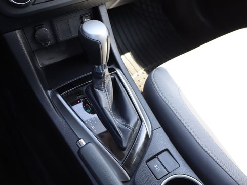 Used 2016 Toyota Corolla LE image 26