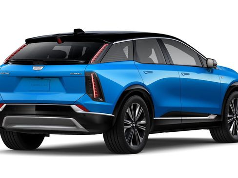 New 2025 Cadillac Optiq Luxury 2 image 29