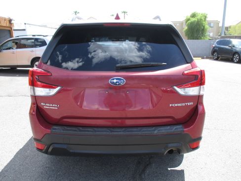 Used 2020 Subaru Forester 2.5i Premium Sport Utility 4D AWD/4WD image 10